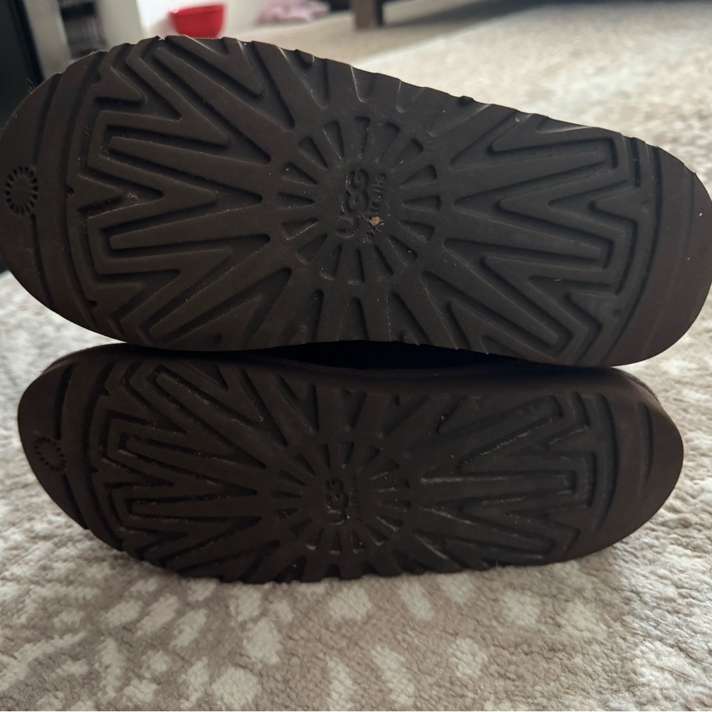 Brown Bailey UGG Boots - Picture 3 of 8